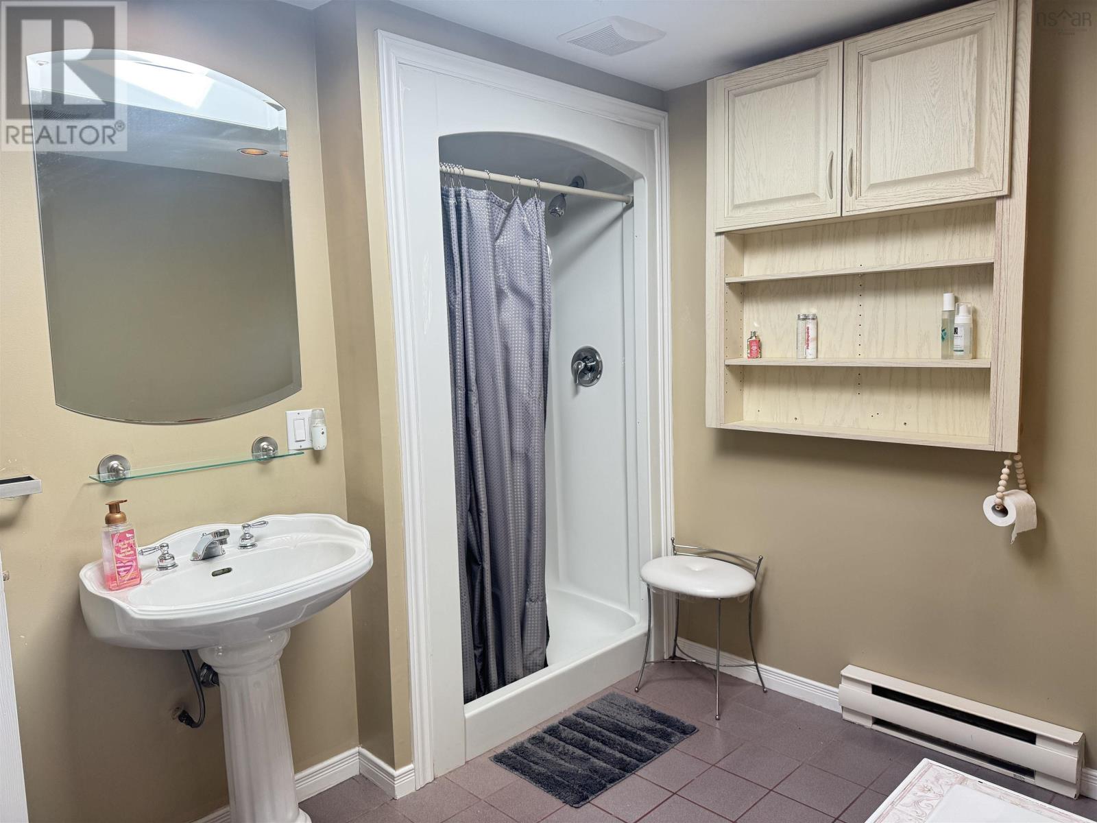 2410 Loretta Avenue - 16