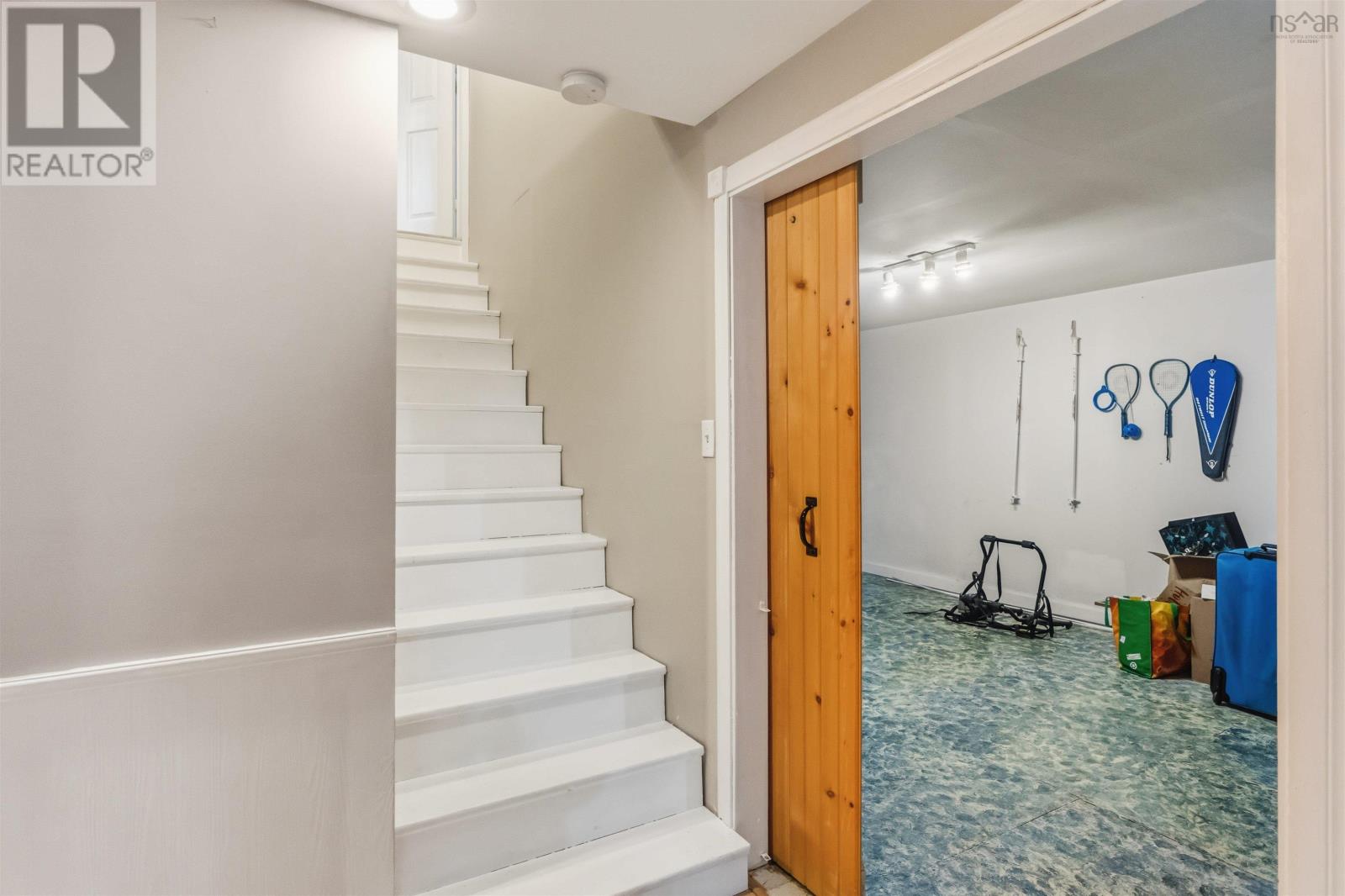 2410 Loretta Avenue - 25