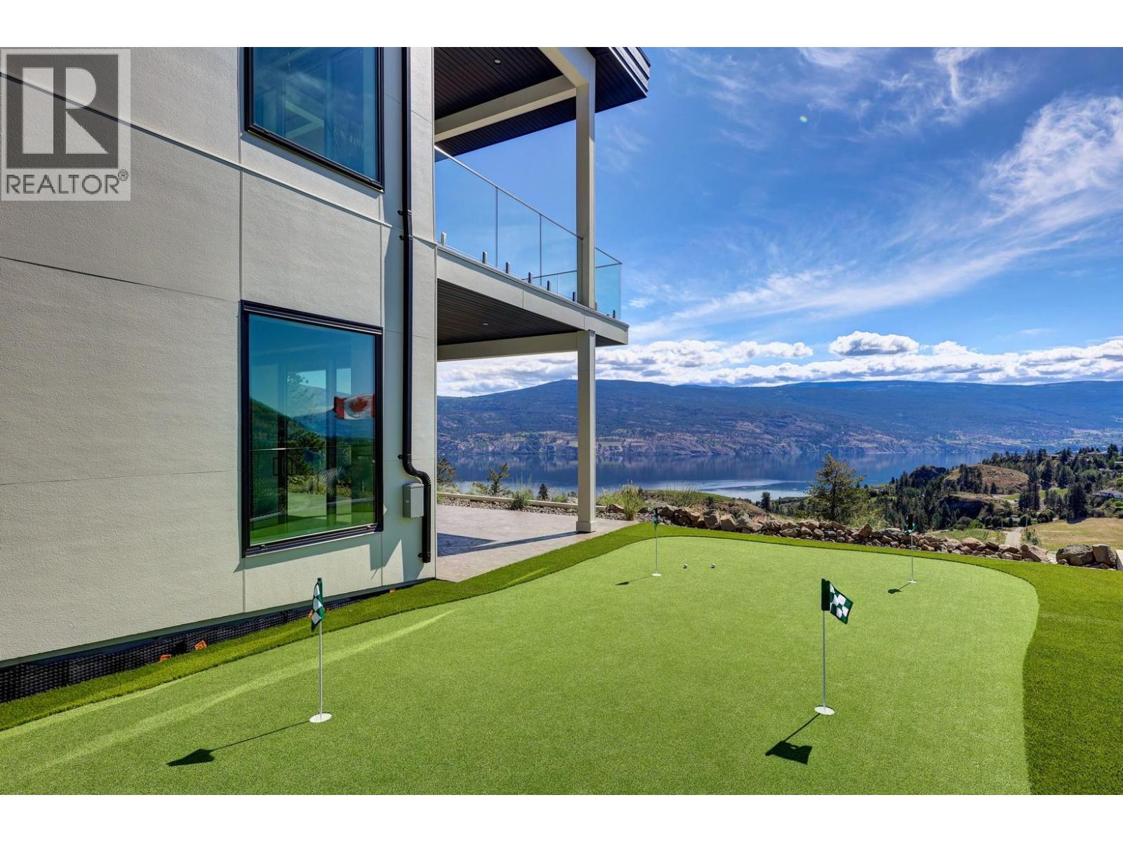 18697 Mckenzie Court, Summerland