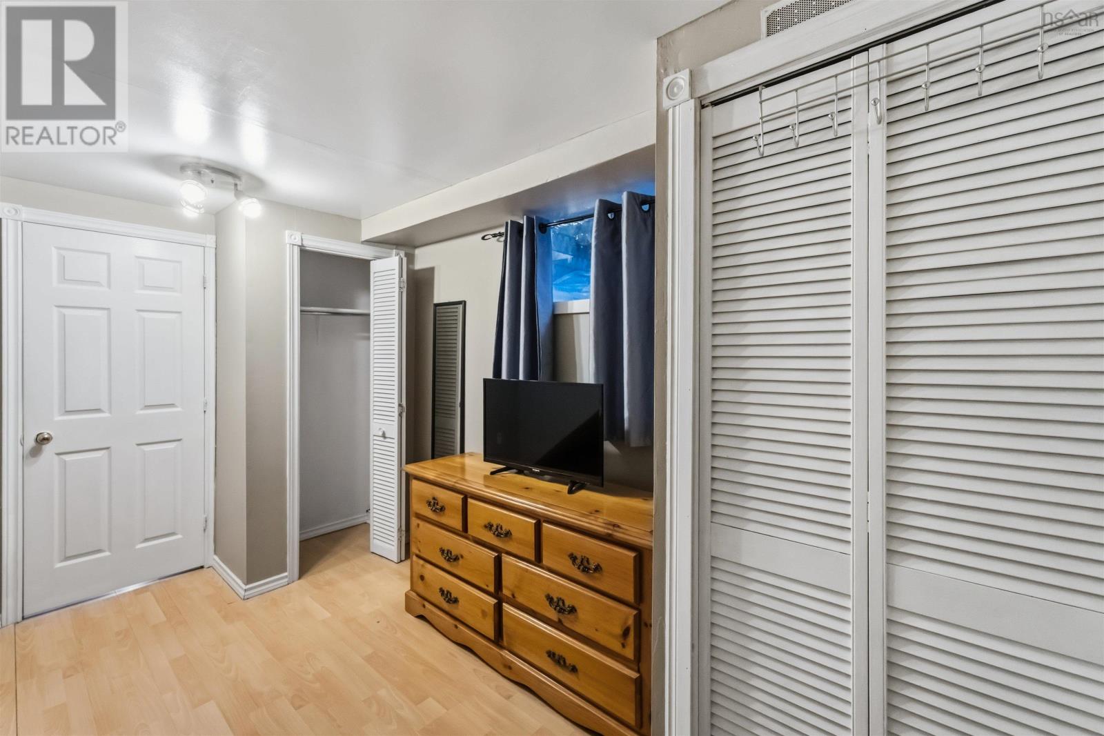 2410 Loretta Avenue - 31