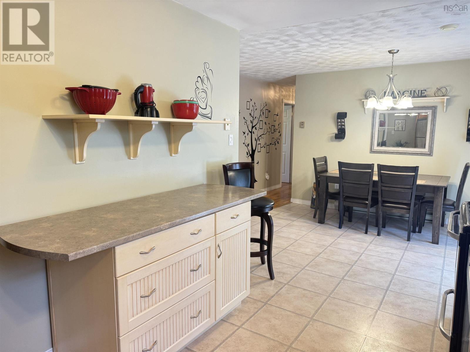 2410 Loretta Avenue - 11