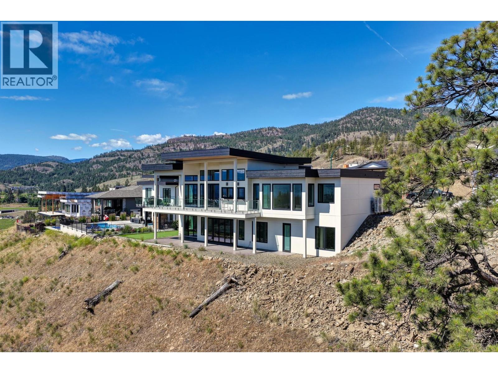 18697 Mckenzie Court, Summerland