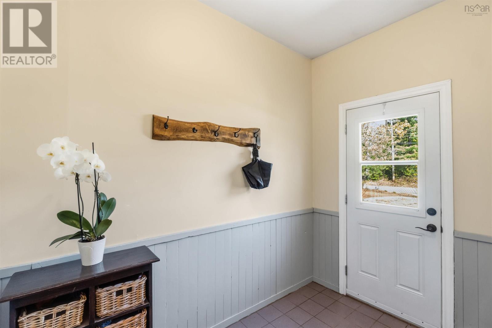 2410 Loretta Avenue - 4