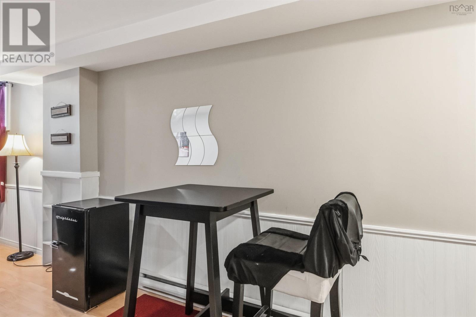 2410 Loretta Avenue - 29