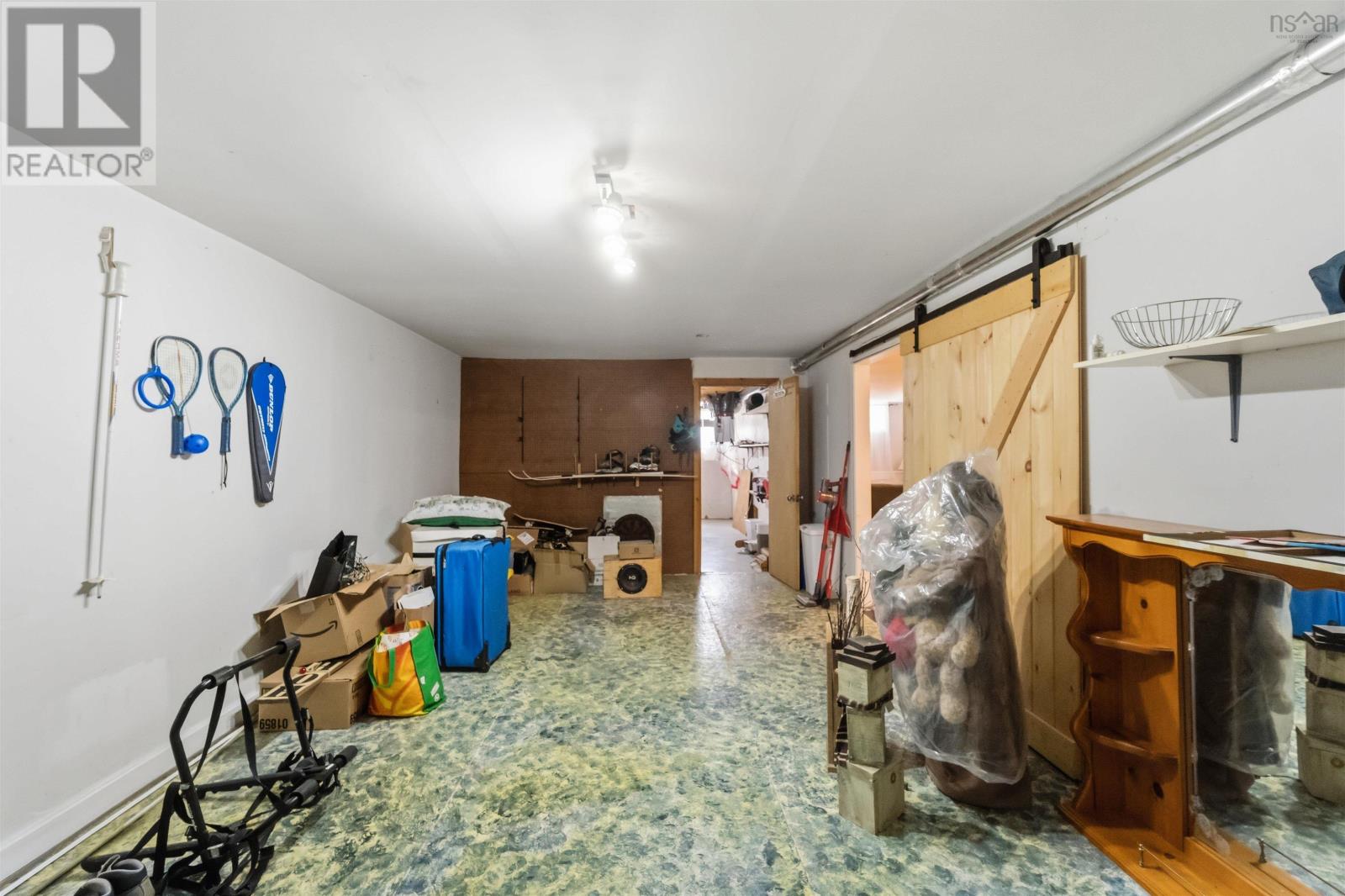 2410 Loretta Avenue - 33