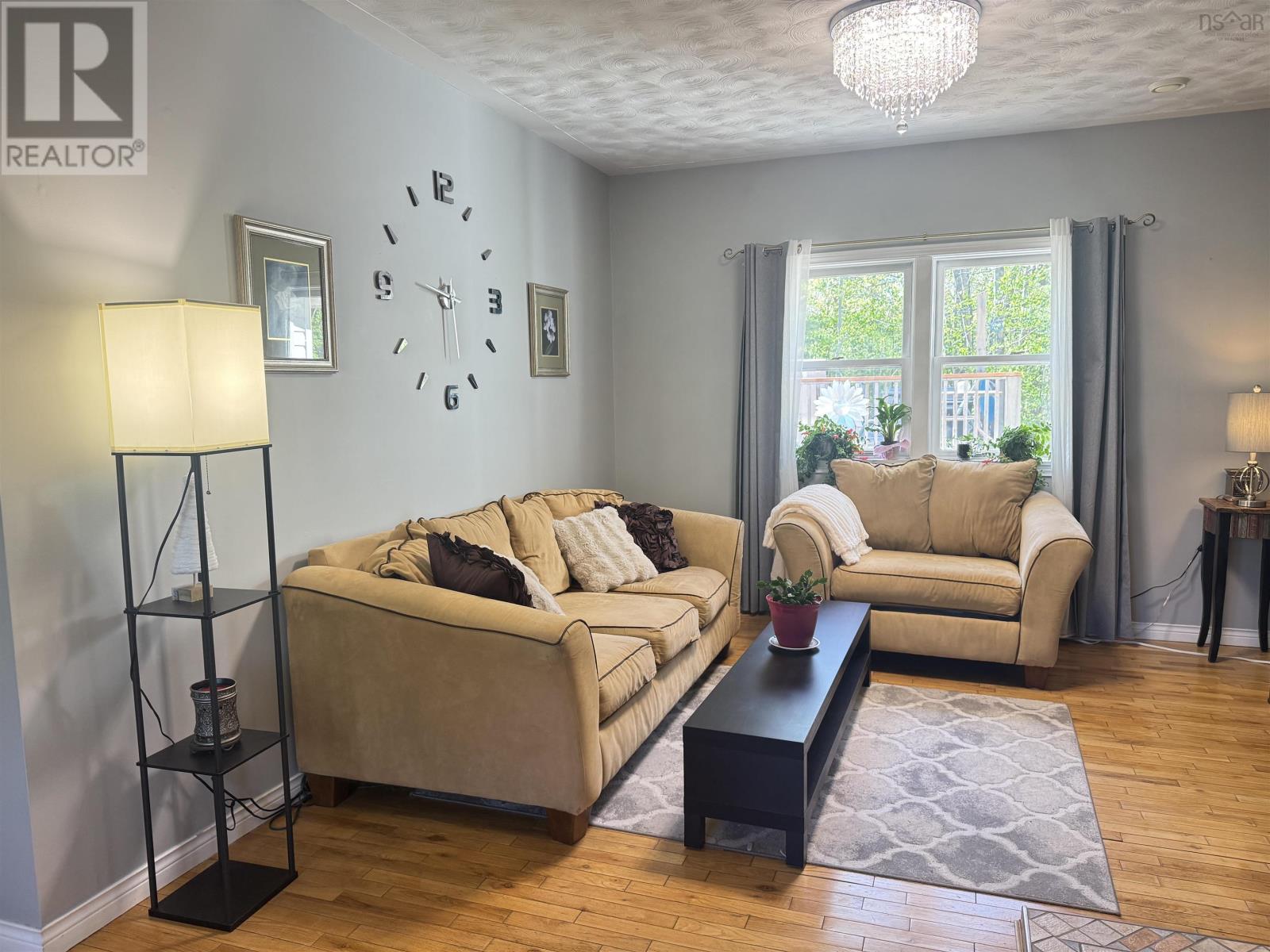 2410 Loretta Avenue - 7