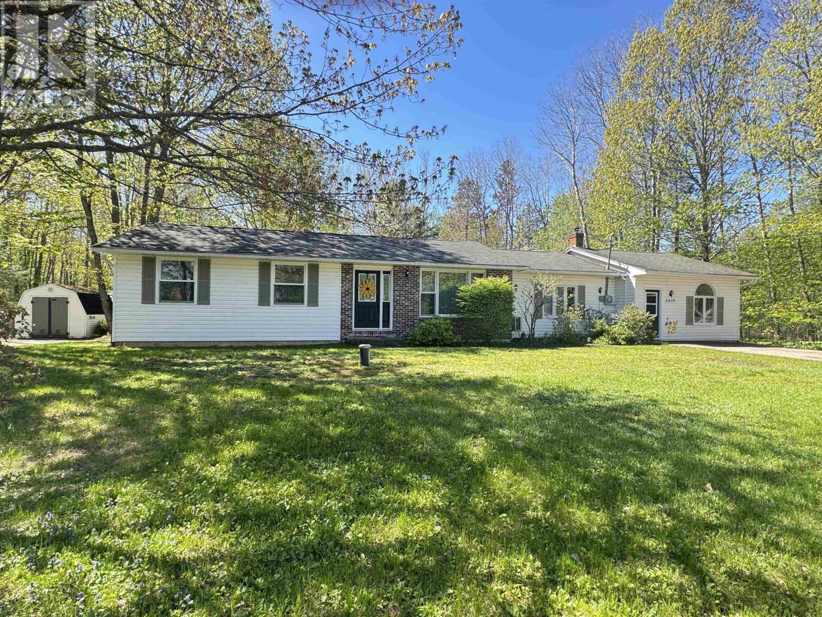 2410 Loretta Avenue - 42