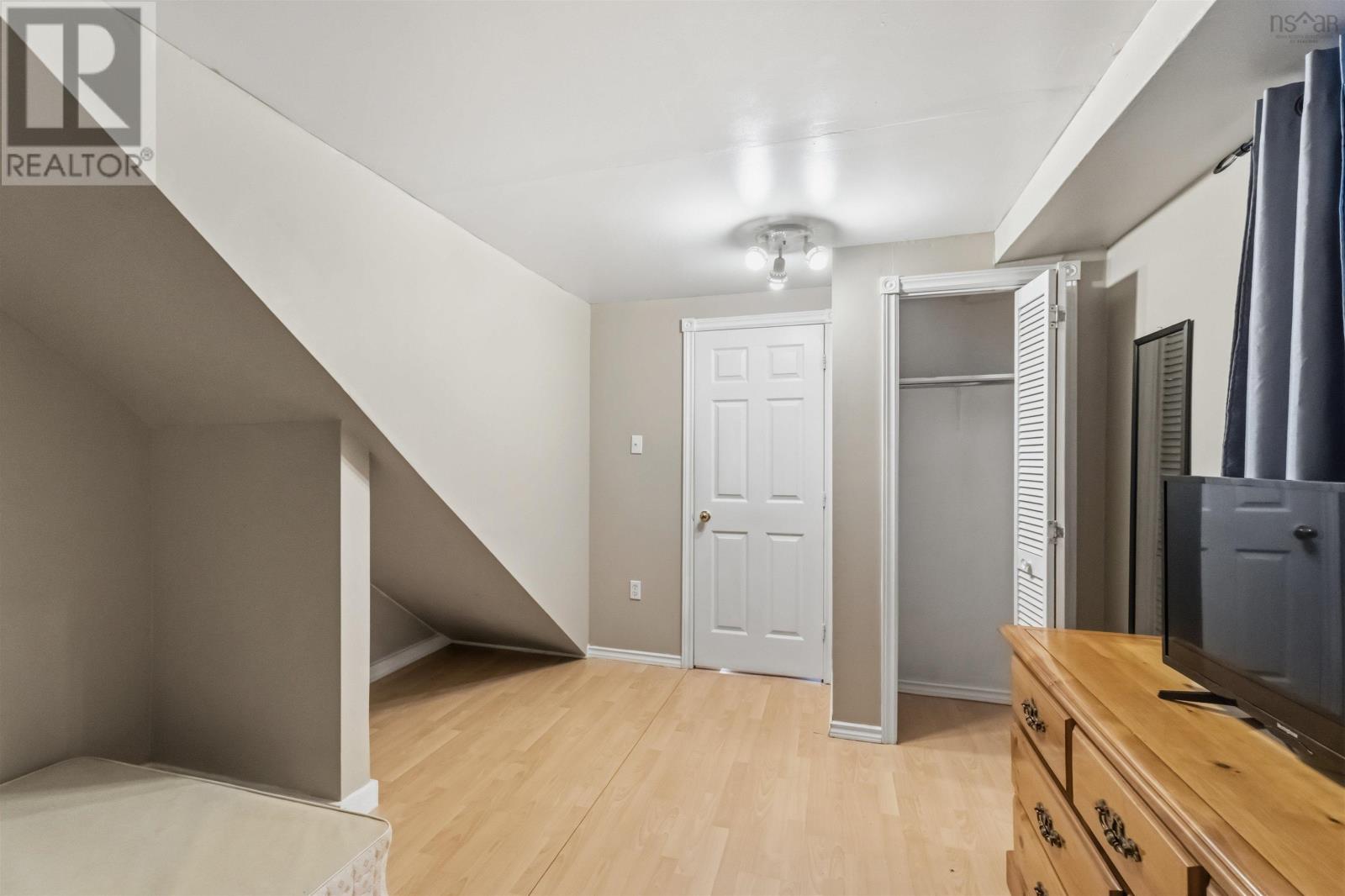 2410 Loretta Avenue - 30