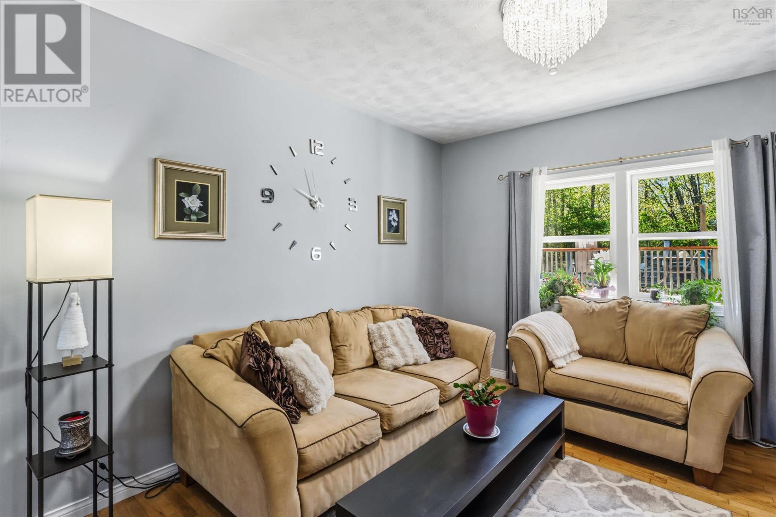 2410 Loretta Avenue - 8