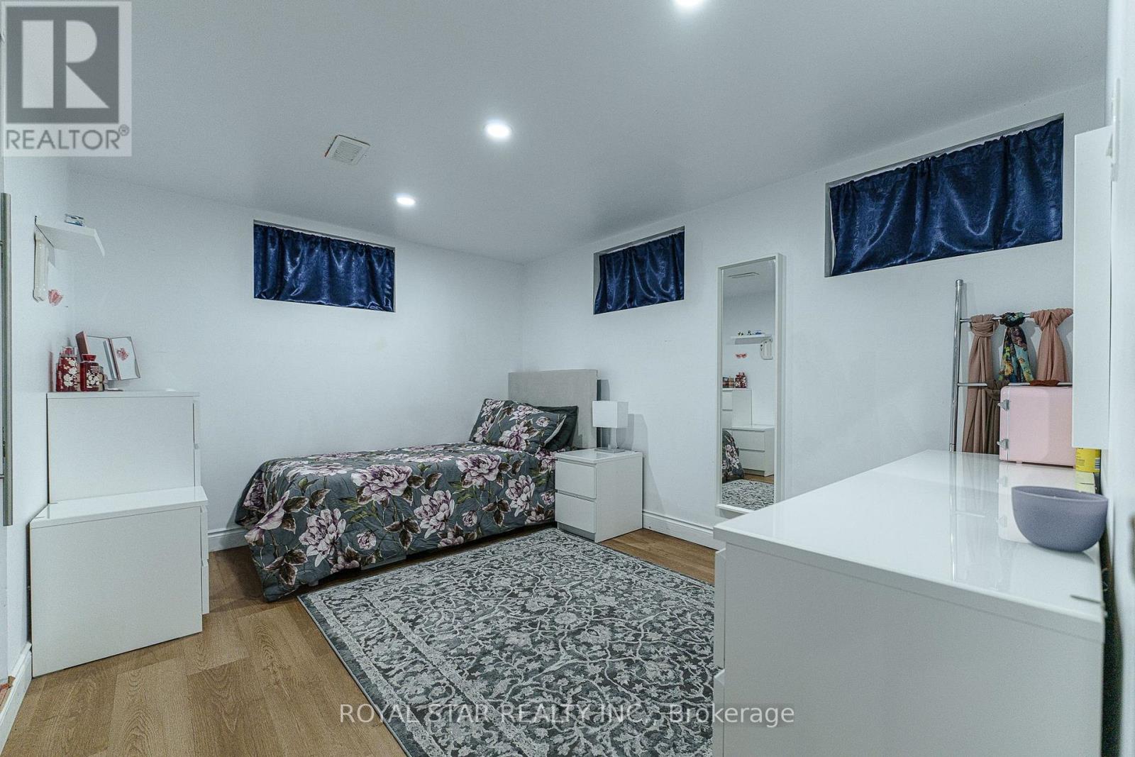 6540 TWENTY ROAD E - 26