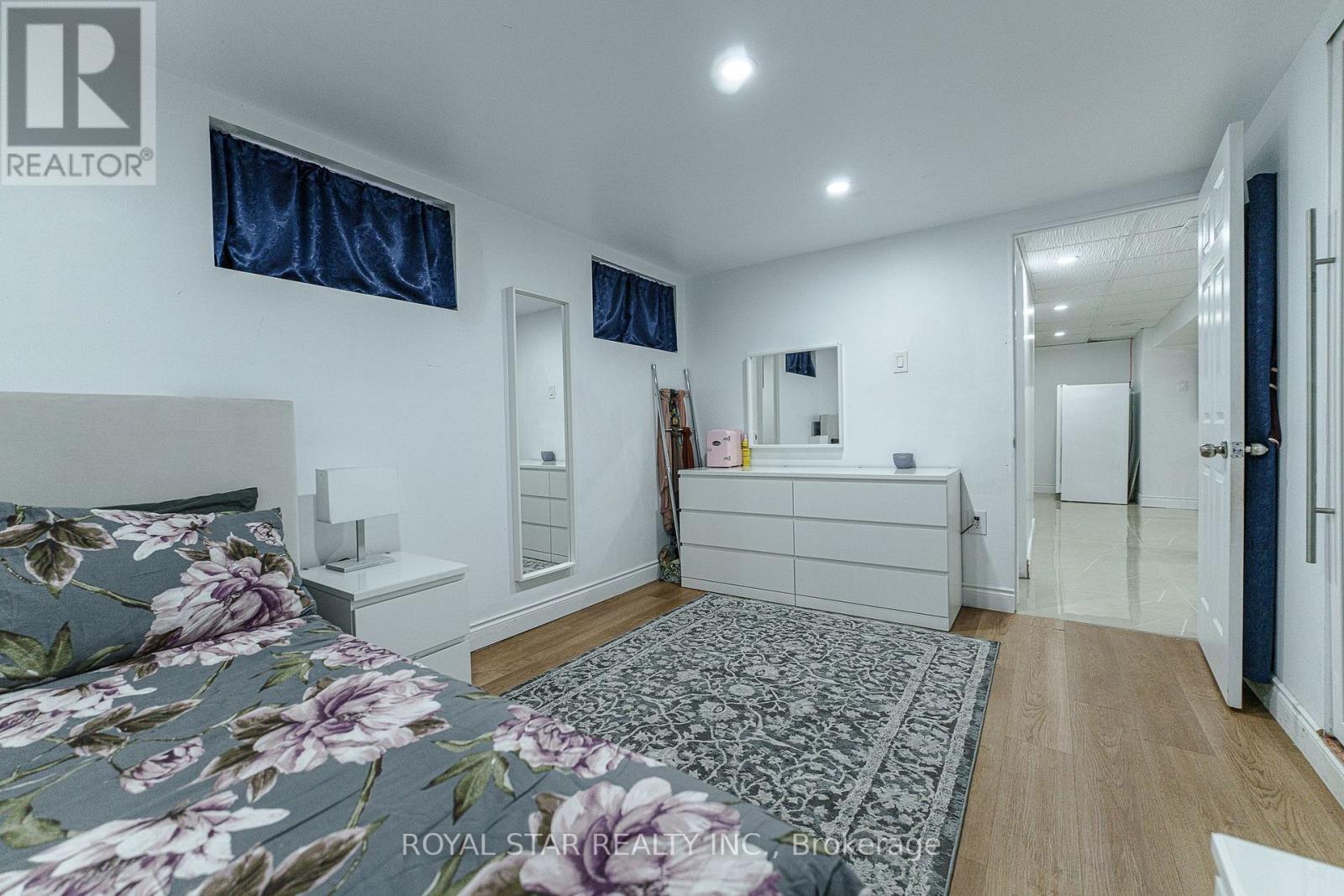 6540 TWENTY ROAD E - 23