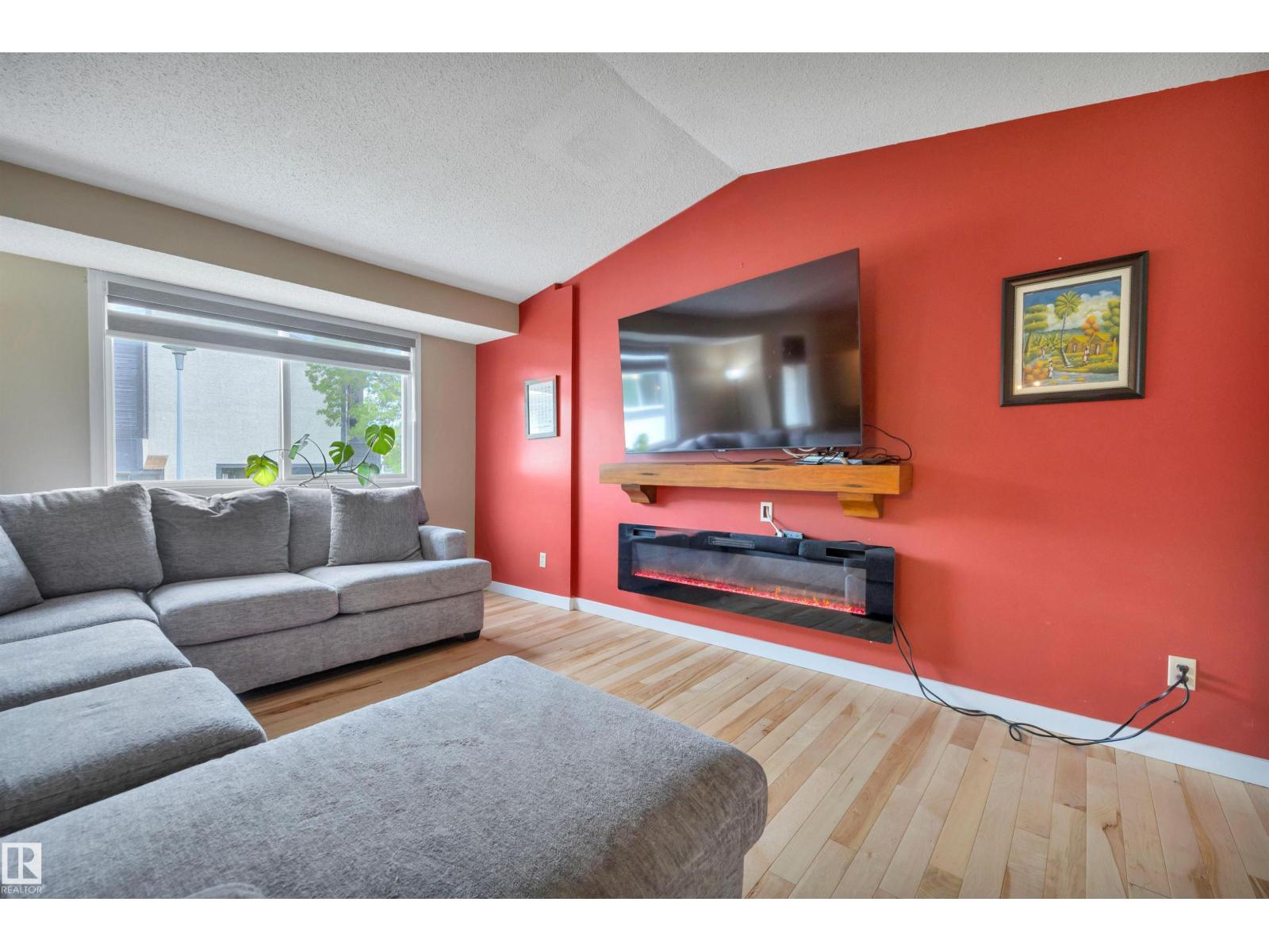 1546 69 ST NW - 5