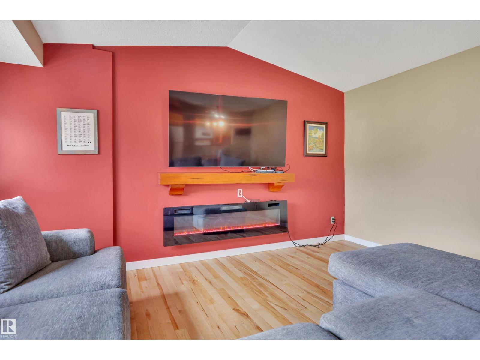 1546 69 ST NW - 8