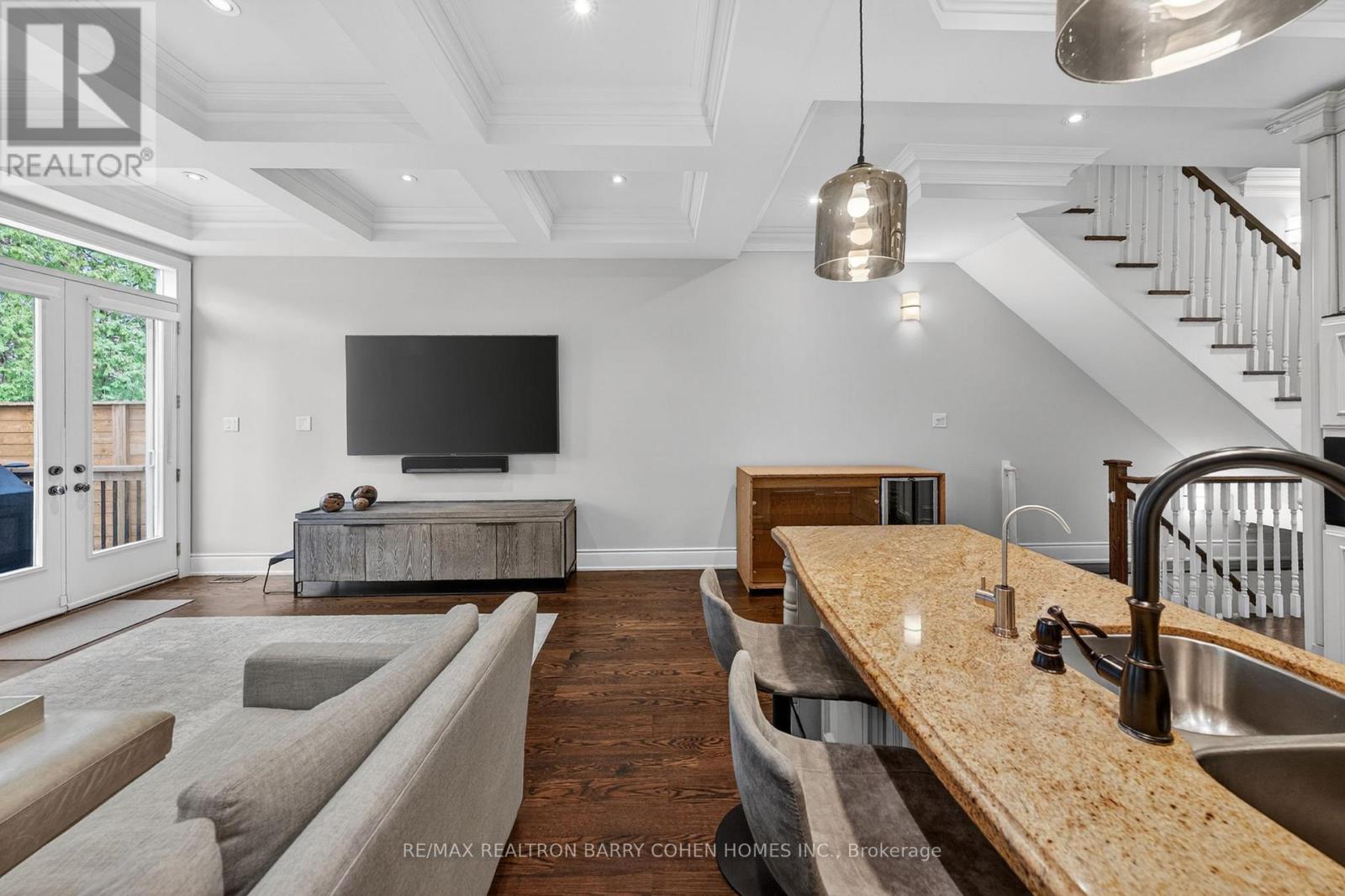 760B AVENUE ROAD - 15