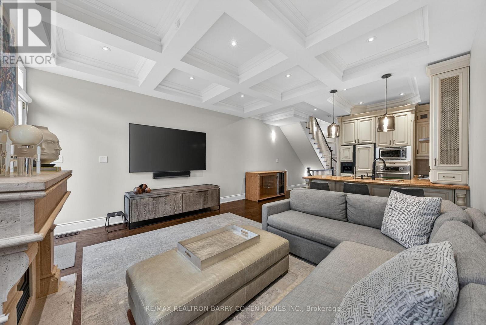 760B AVENUE ROAD - 19