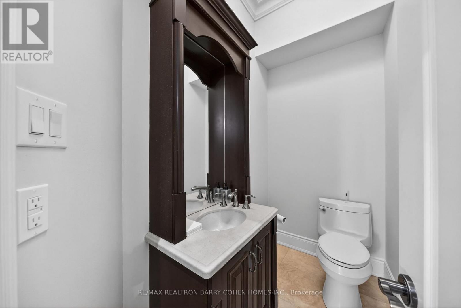 760B AVENUE ROAD - 20