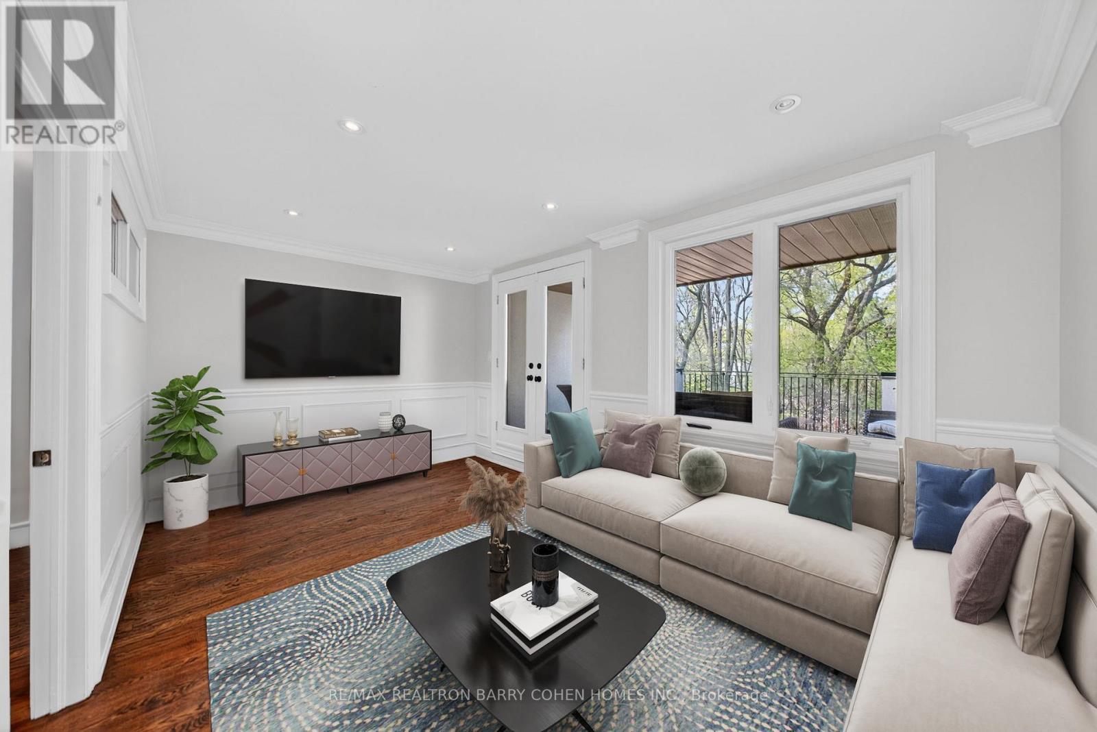 760B AVENUE ROAD - 35