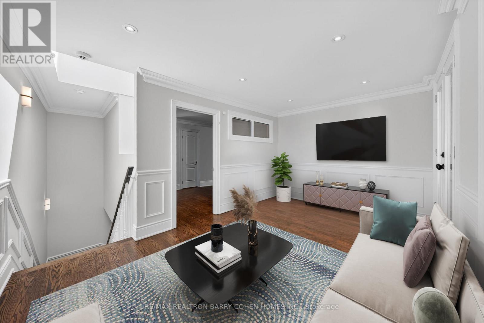 760B AVENUE ROAD - 36