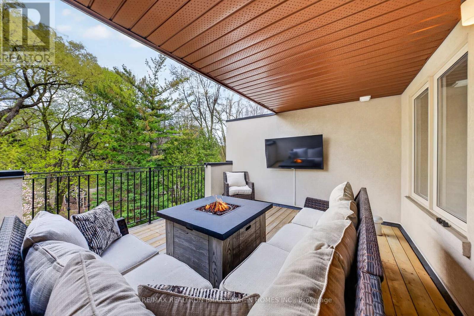 760B AVENUE ROAD - 39