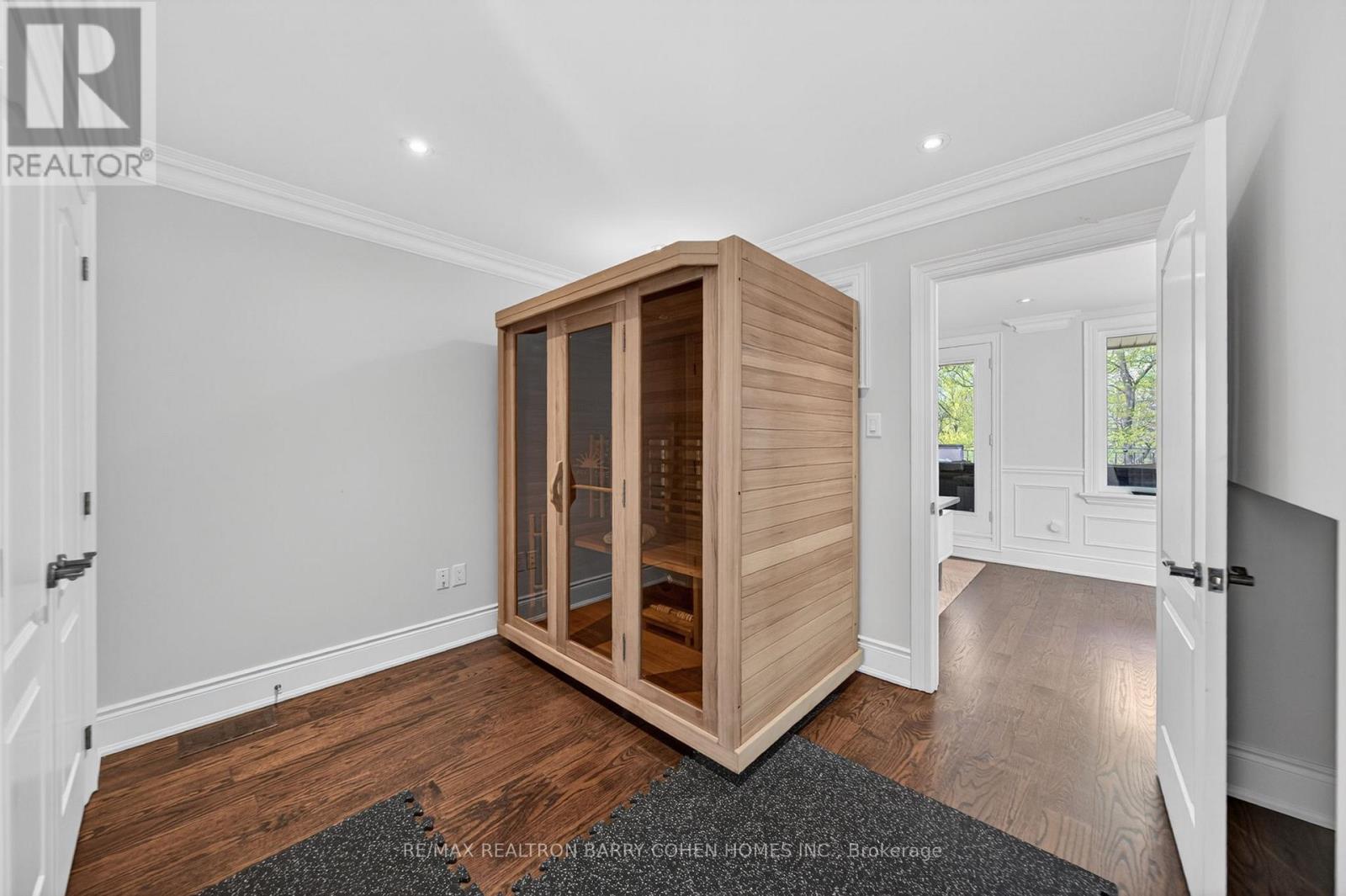 760B AVENUE ROAD - 41