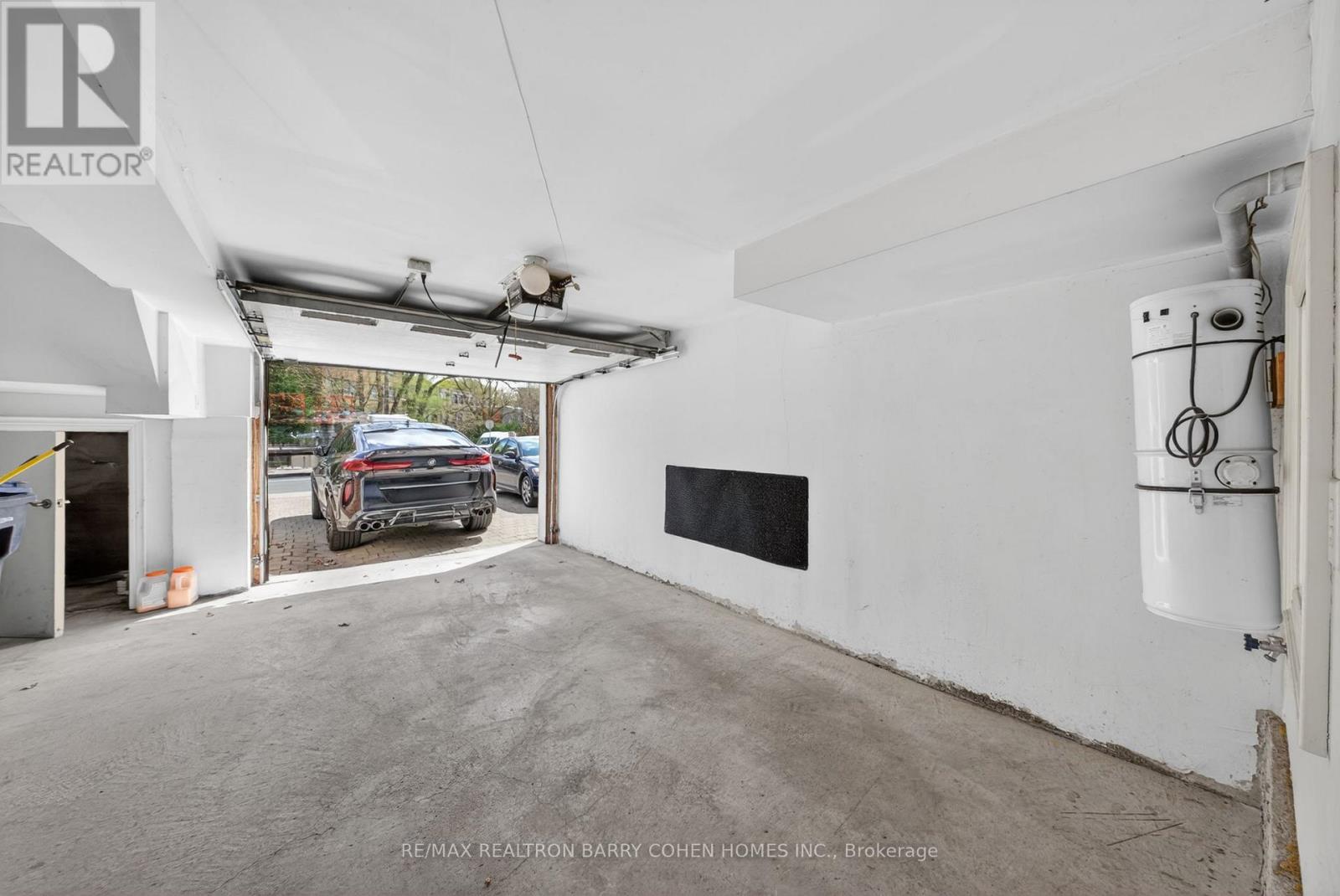 760B AVENUE ROAD - 45