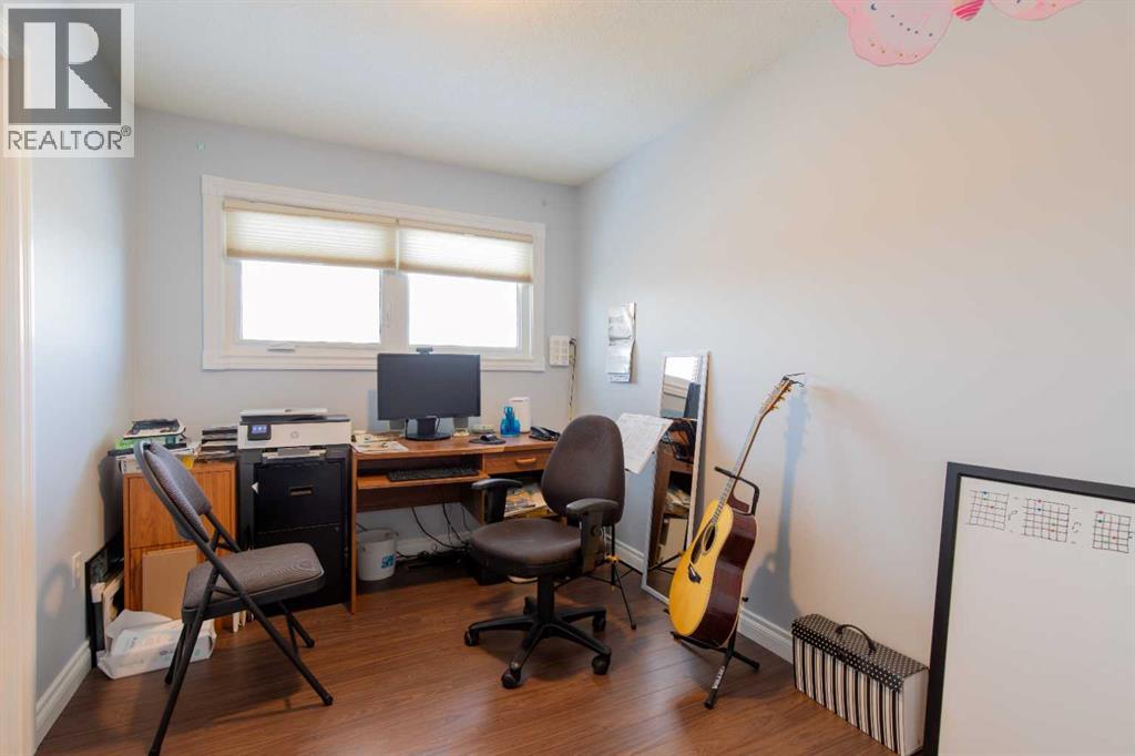 667 21 Street — photo 15