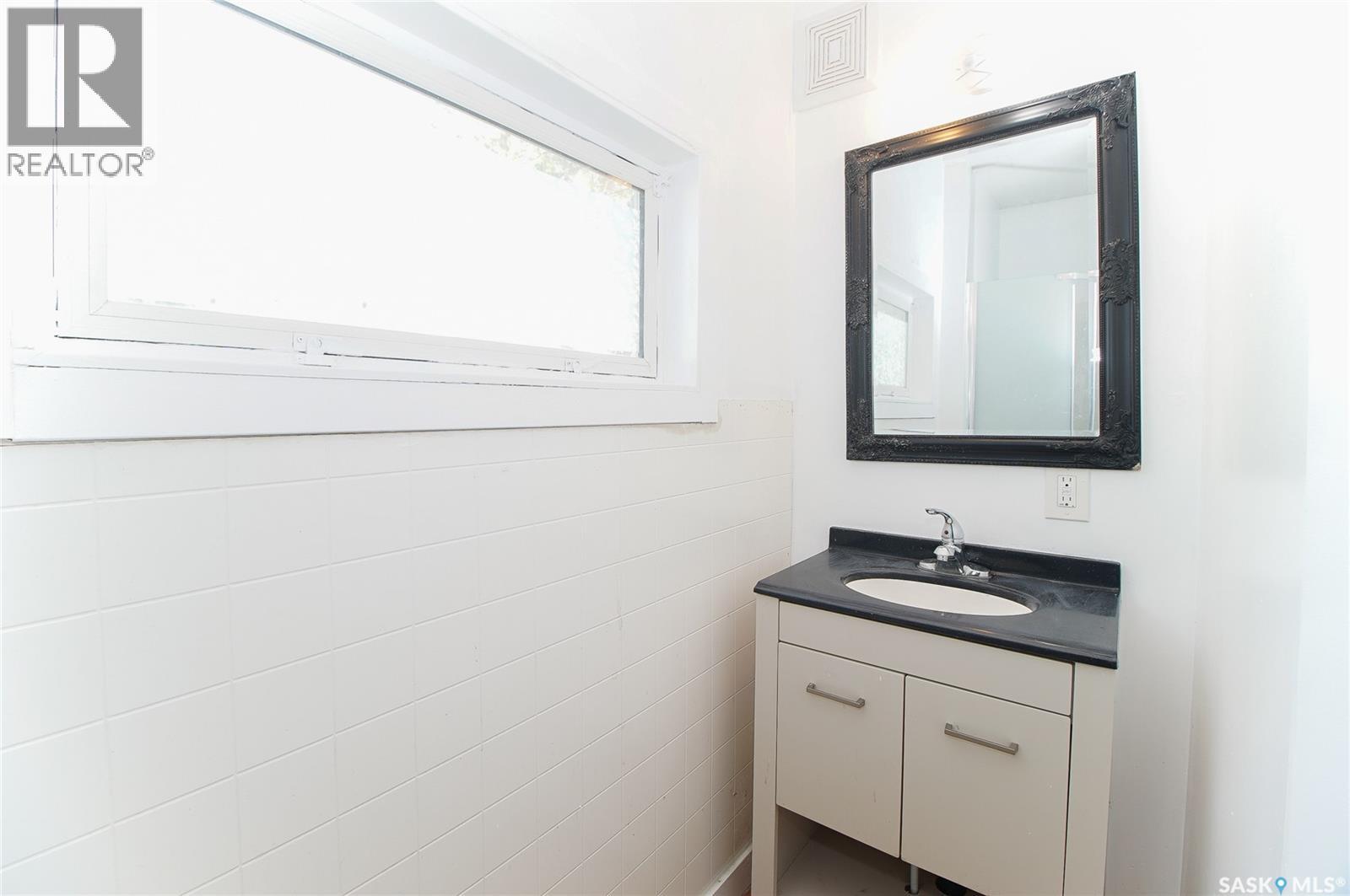 425 Montreal STREET — photo 33