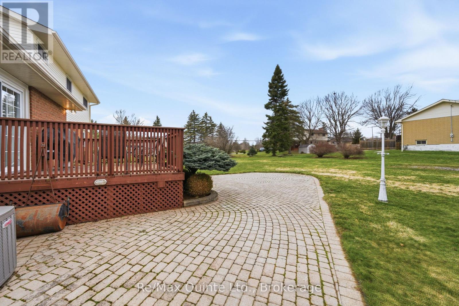 19 COUNTRY CLUB DRIVE - 36