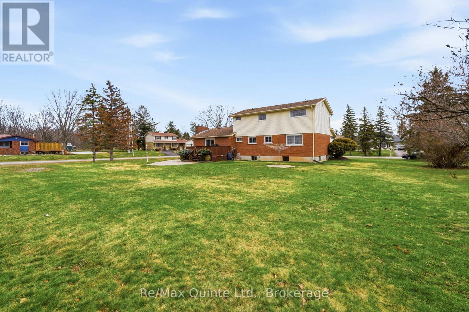 19 COUNTRY CLUB DRIVE - 38