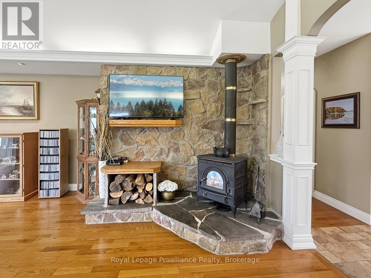 1049 COUNTY ROAD 23 - 18