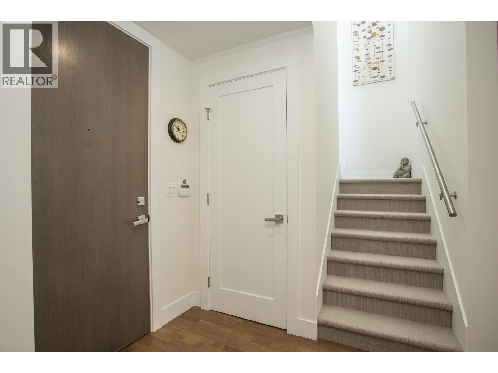 300 2432 HAYWOOD AVENUE, West Vancouver