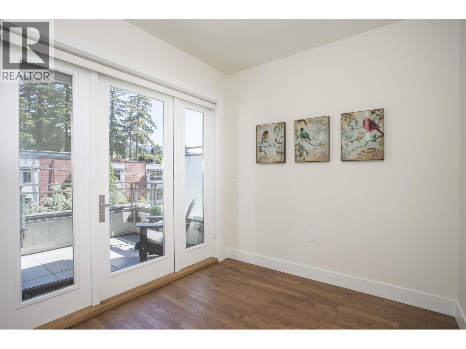 300 2432 HAYWOOD AVENUE, West Vancouver
