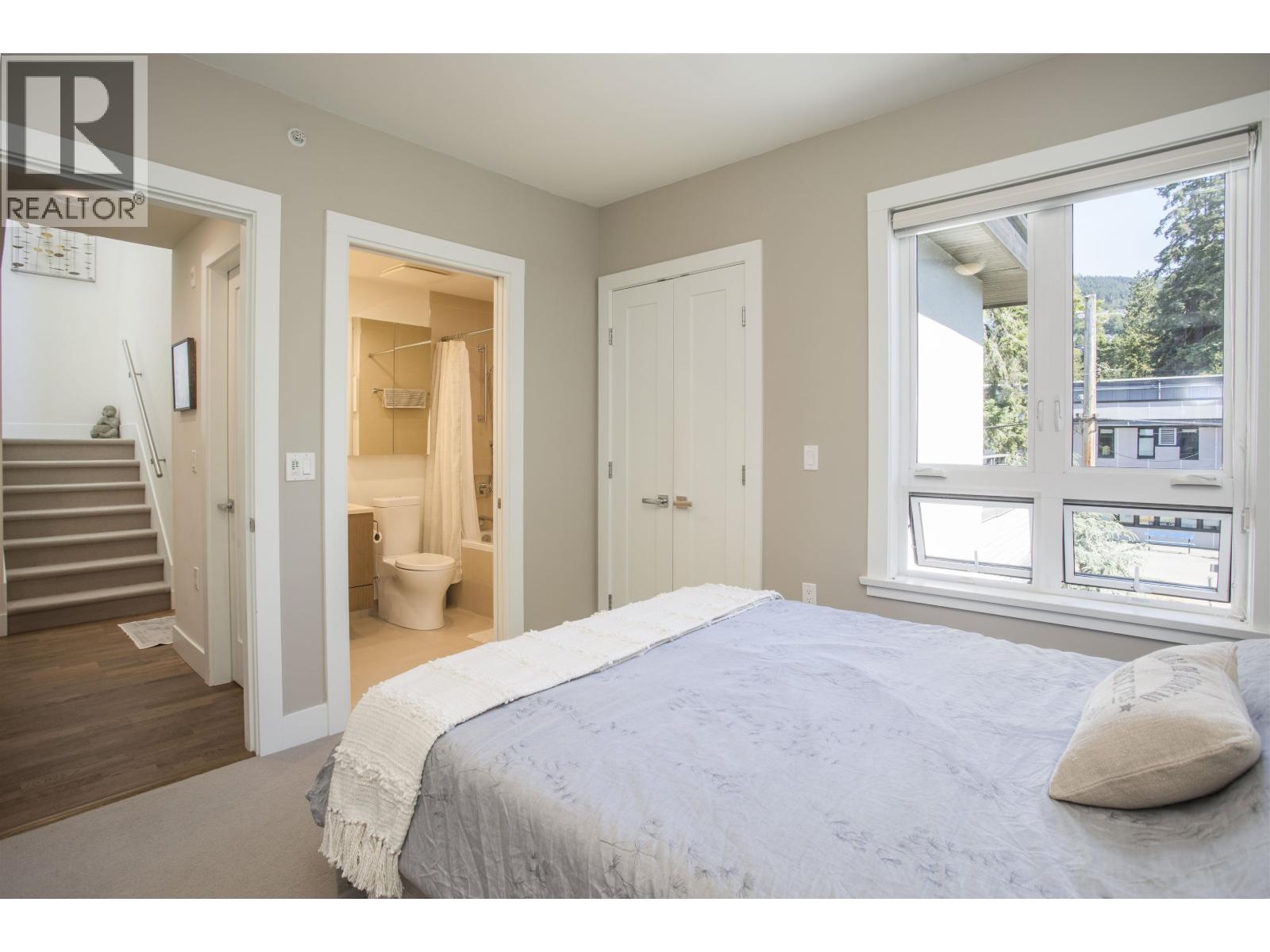 300 2432 HAYWOOD AVENUE, West Vancouver
