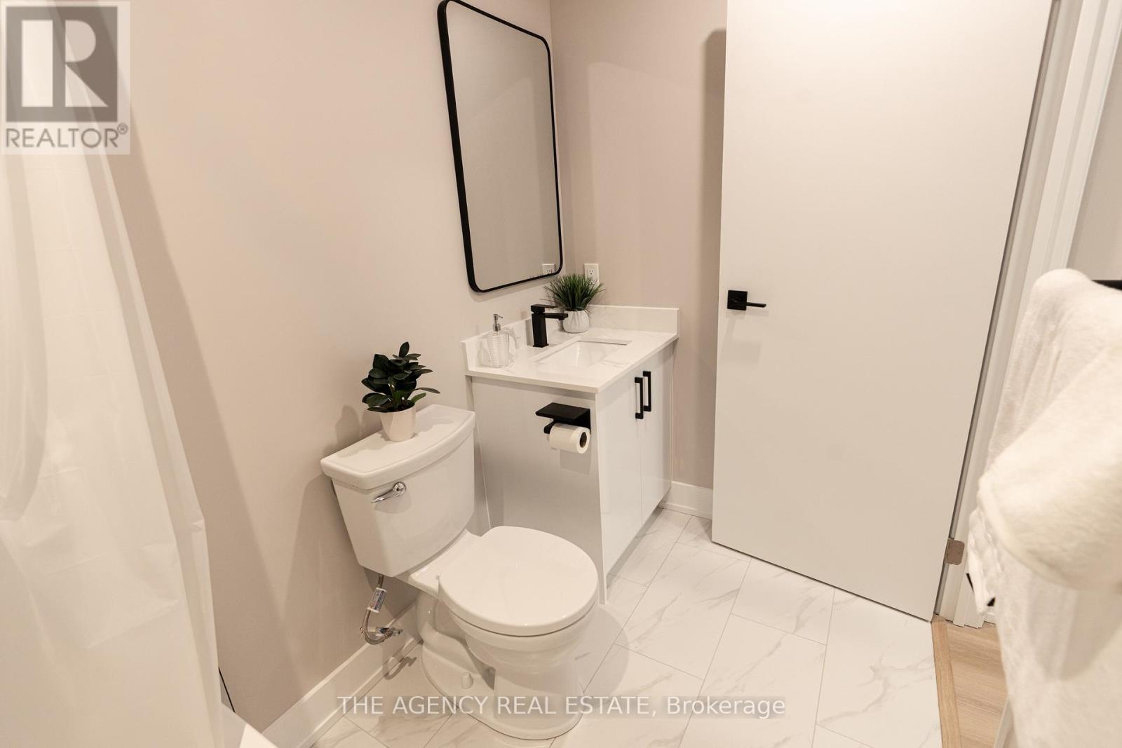 376 RICHMOND STREET - 20