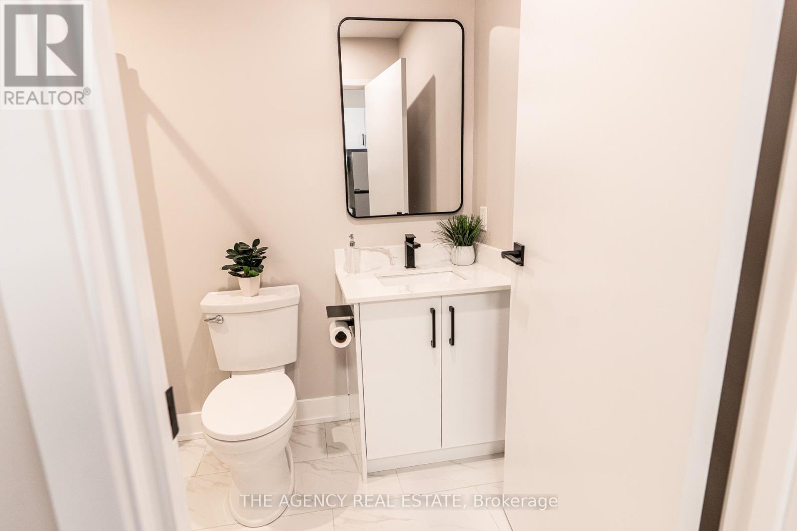 376 RICHMOND STREET - 23