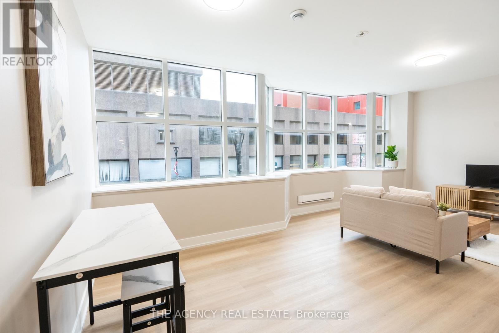 376 RICHMOND STREET - 3