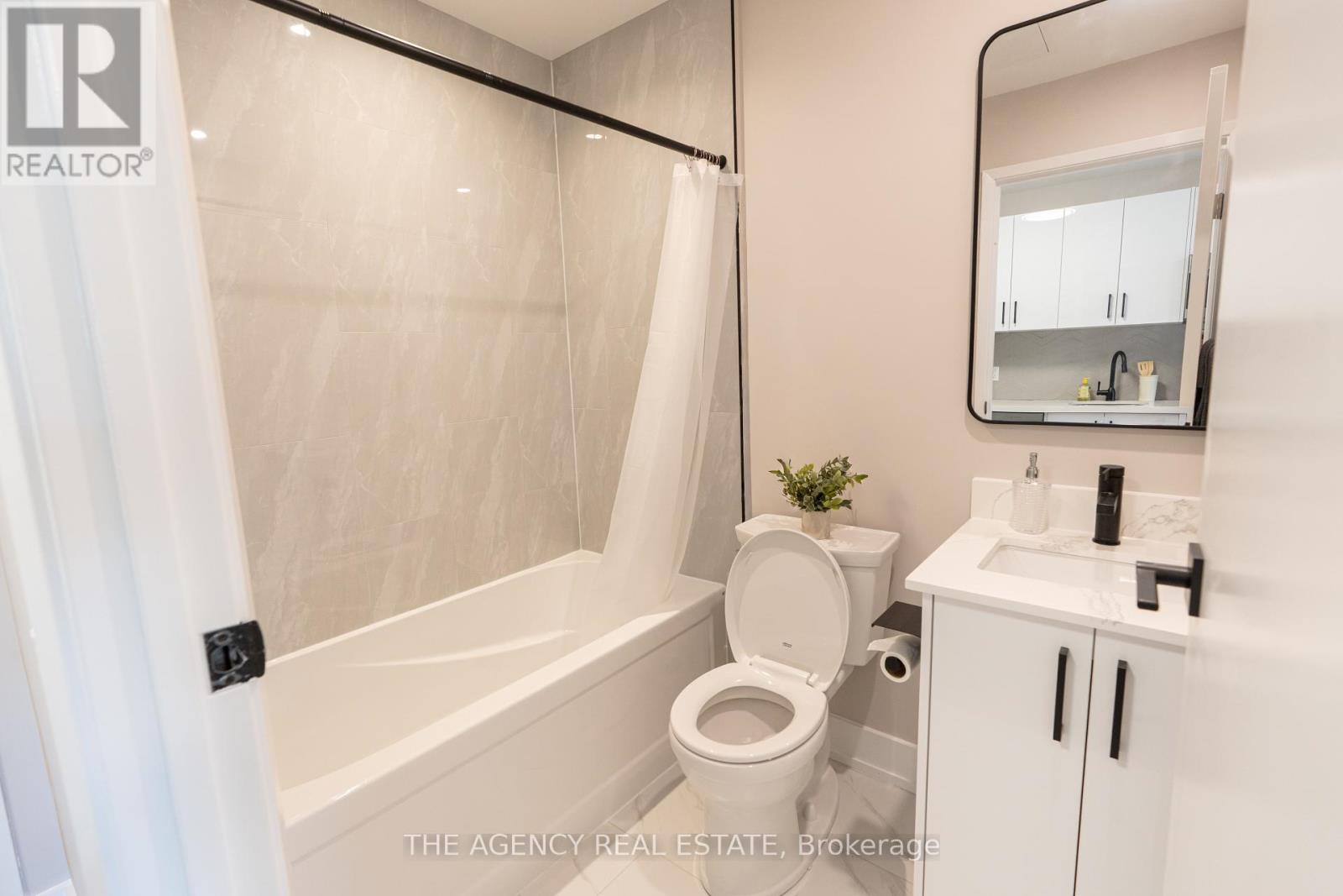 376 RICHMOND STREET - 31