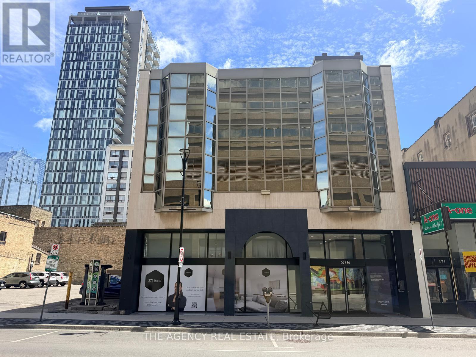 376 RICHMOND STREET - 39