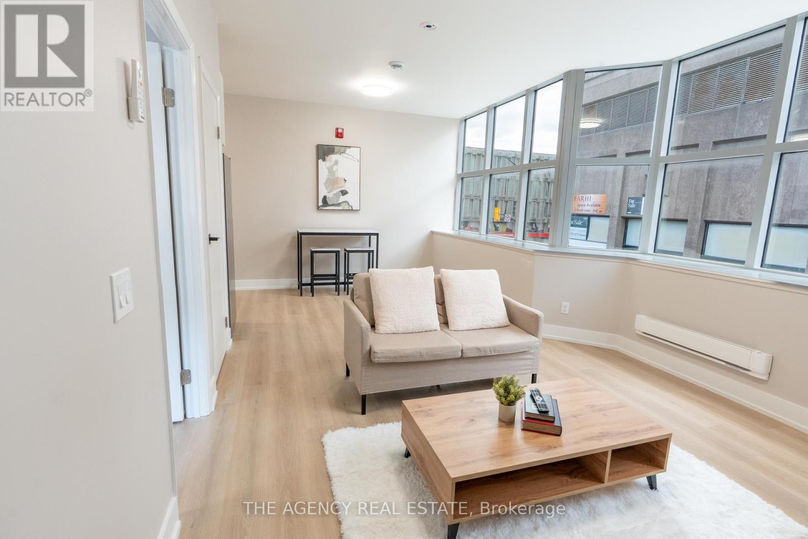 376 RICHMOND STREET - 4