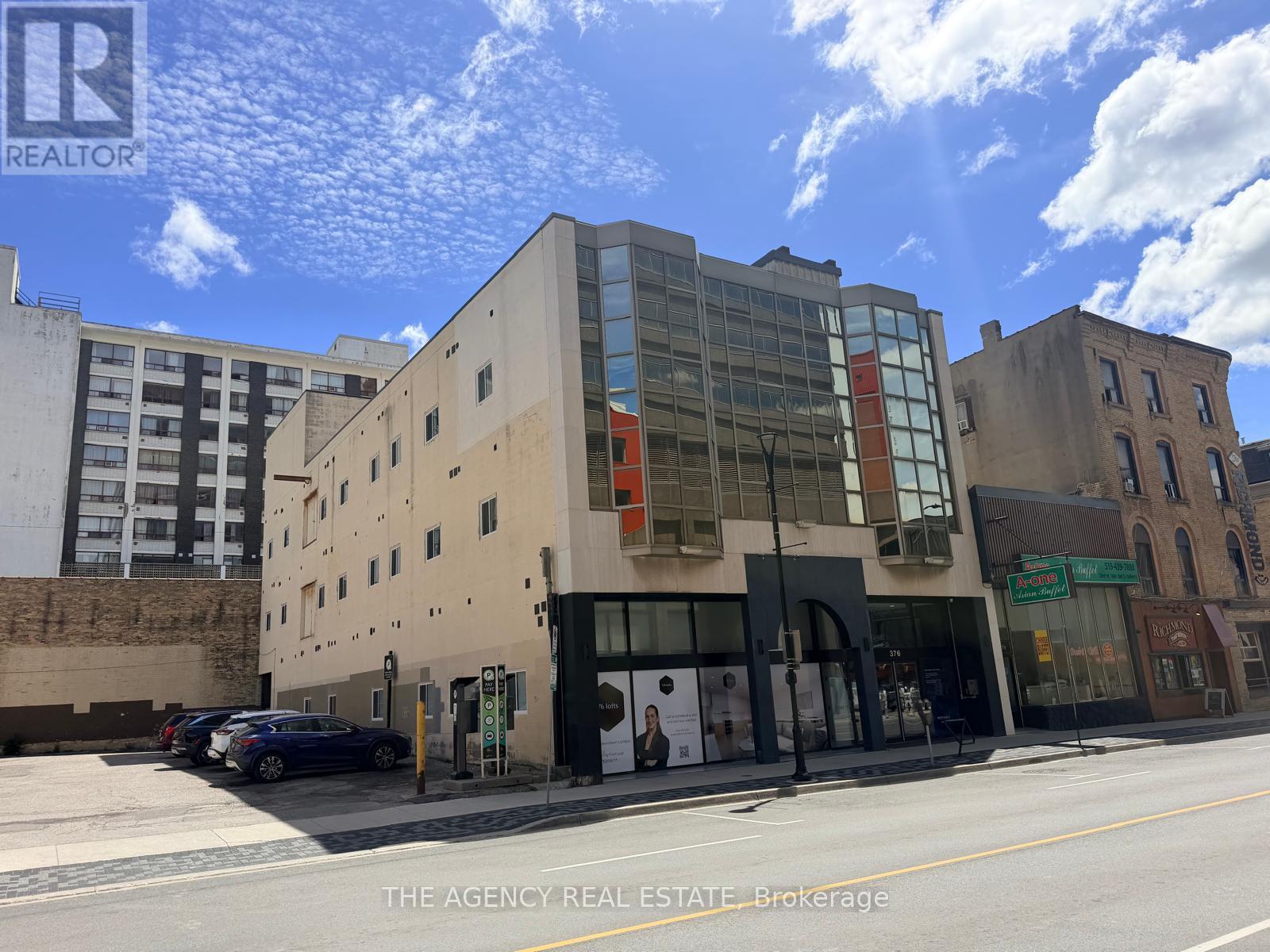 376 RICHMOND STREET - 42