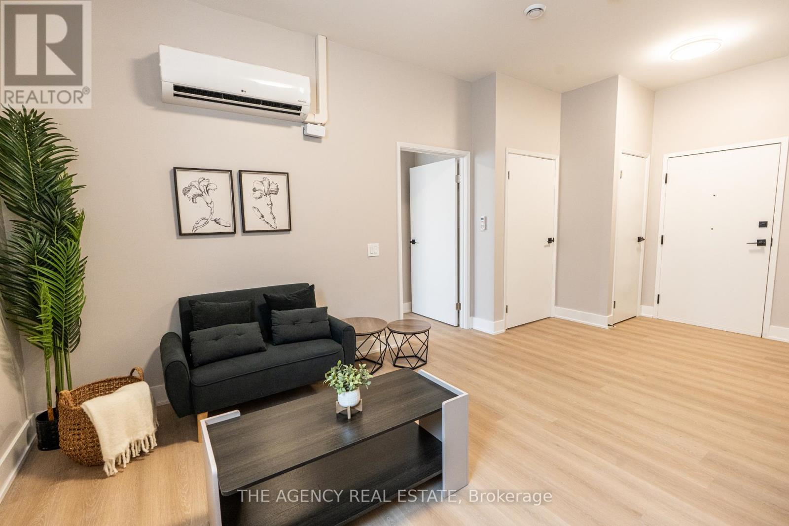 376 RICHMOND STREET - 7