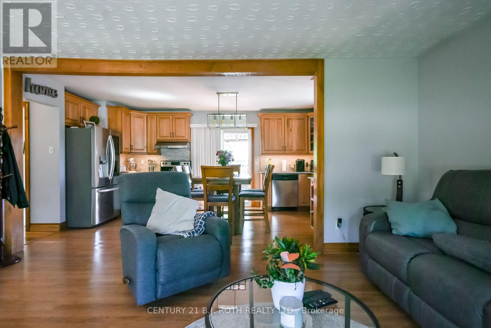 671 SIMCOE ROAD - 11