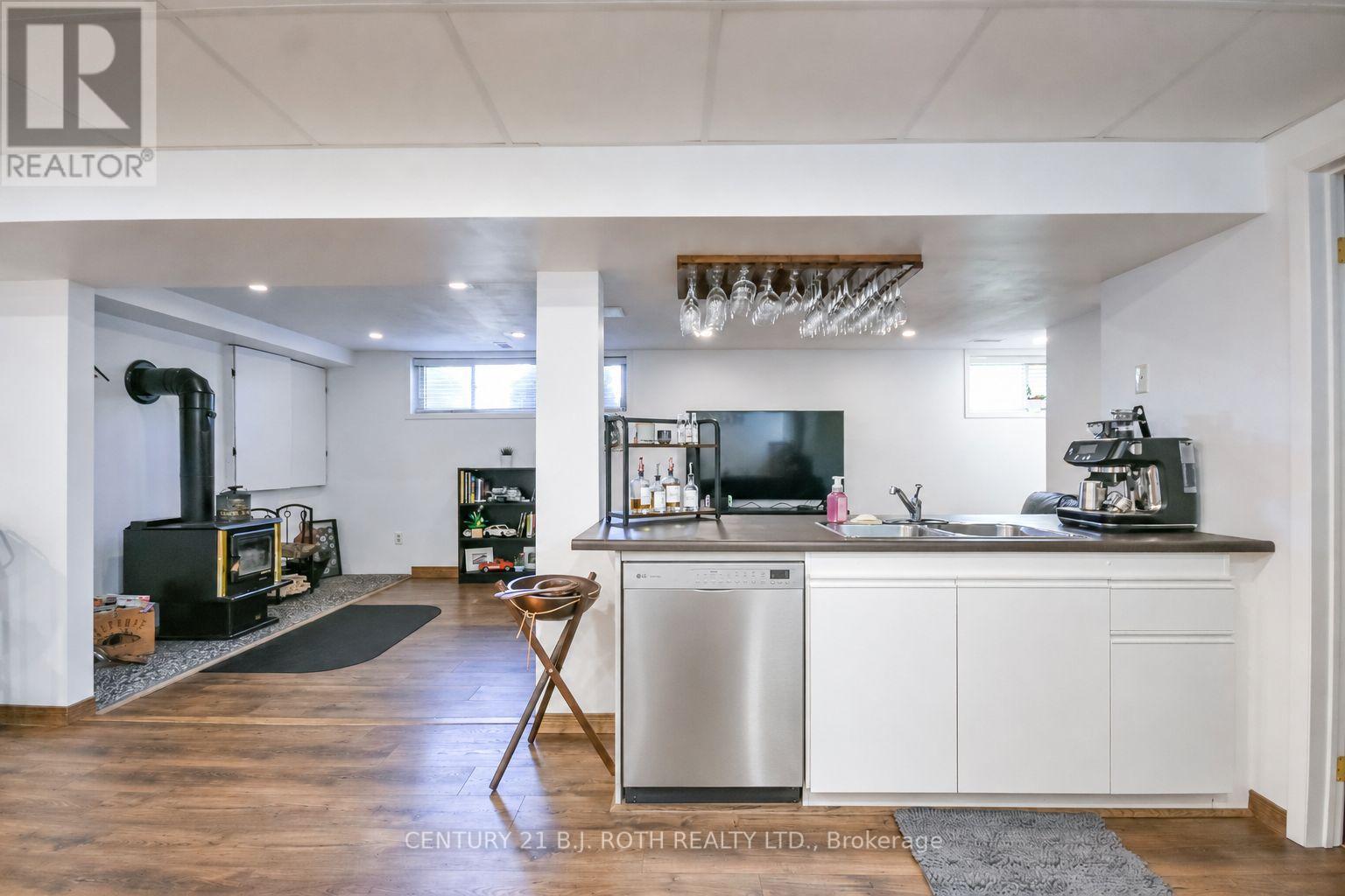 671 SIMCOE ROAD - 26