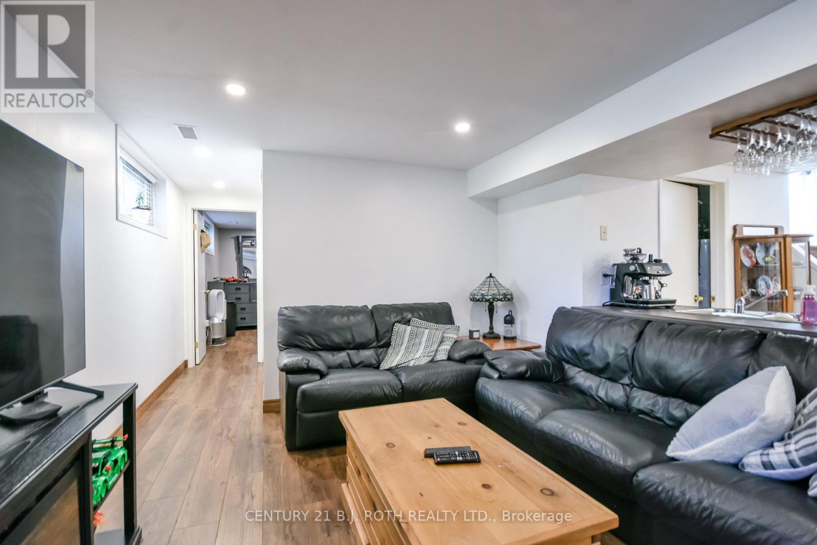 671 SIMCOE ROAD - 31