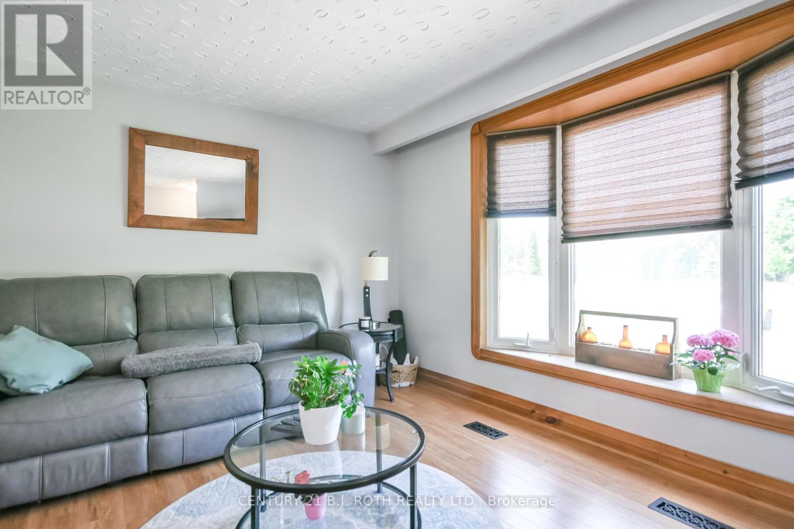 671 SIMCOE ROAD - 9