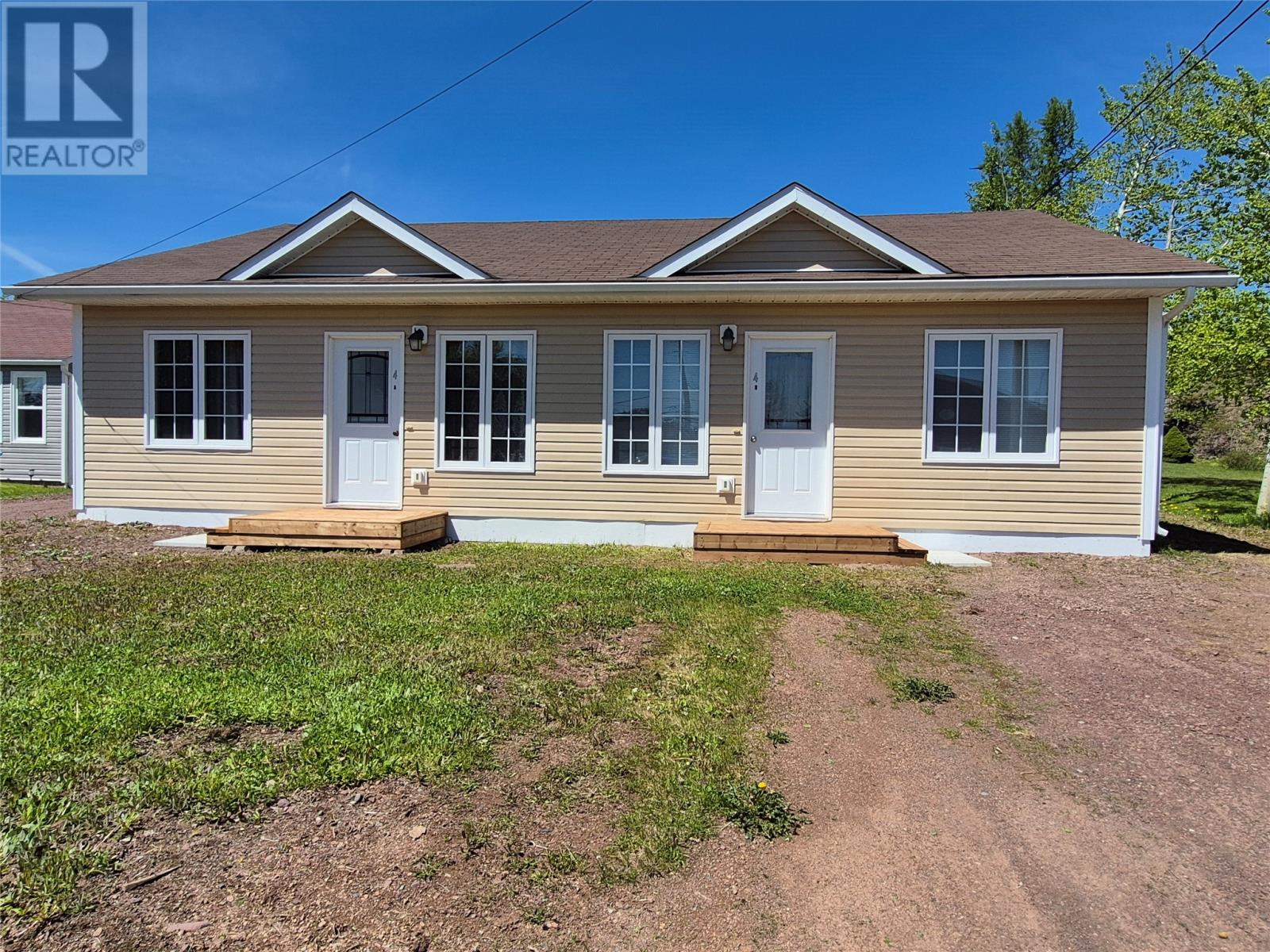 4 A/B Budgells Road - 1