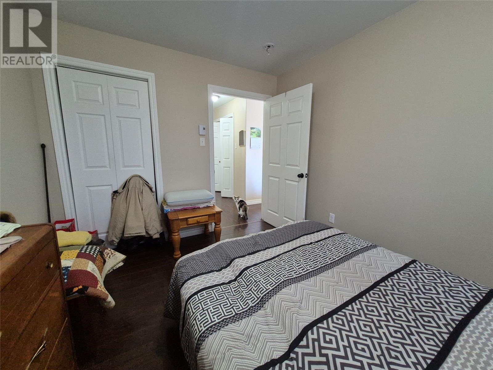 4 A/B Budgells Road - 10