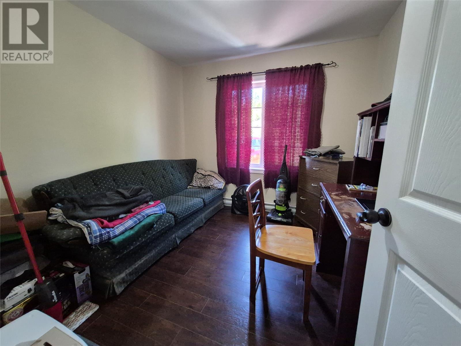 4 A/B Budgells Road - 13