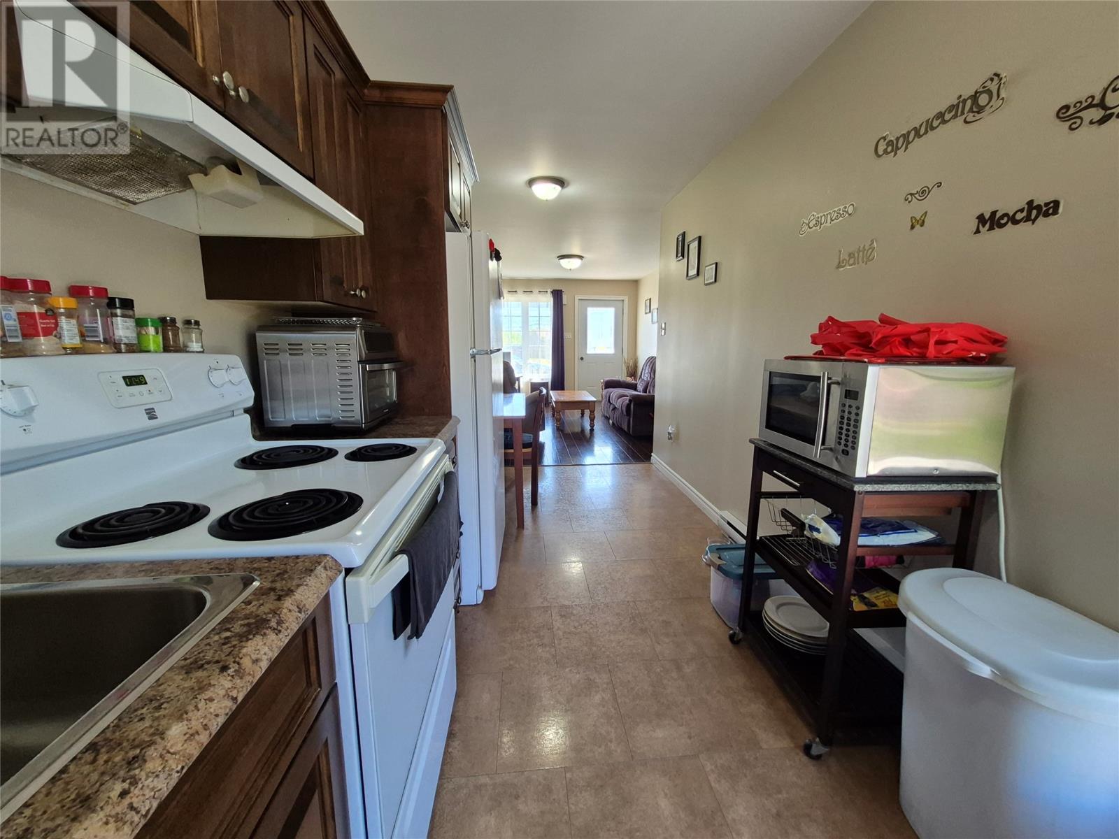 4 A/B Budgells Road - 17