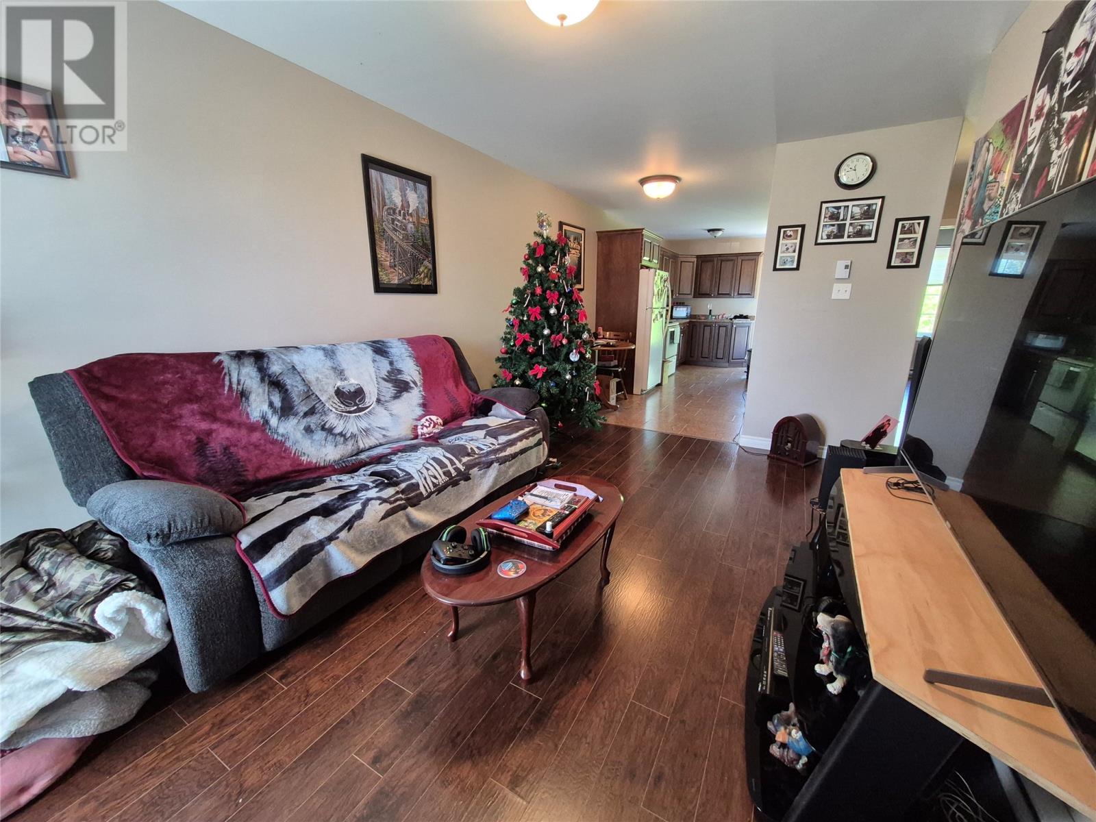 4 A/B Budgells Road - 21